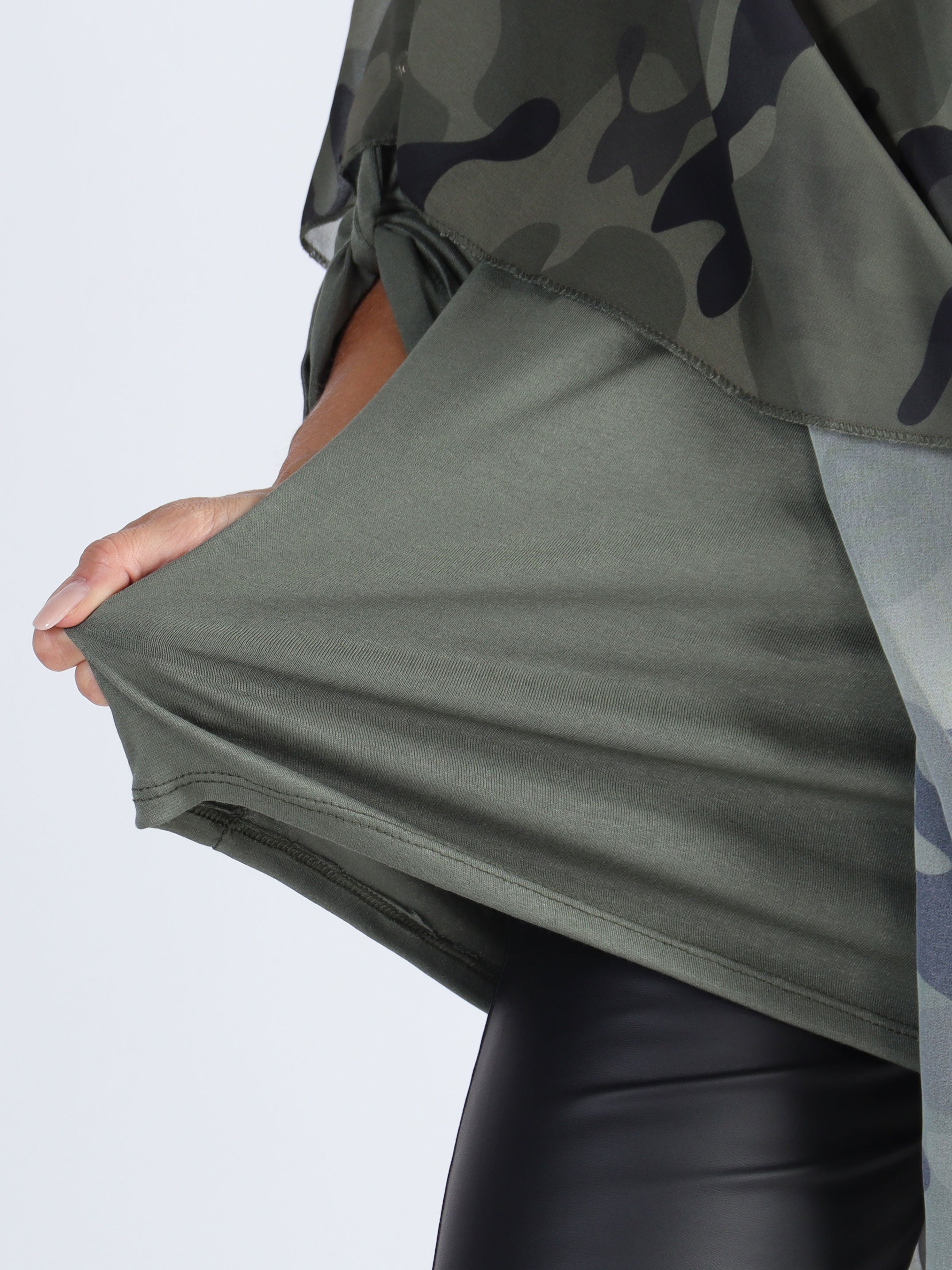 Kenya Camo Shirt - Plus size tunika med camouflageprint i chiffon